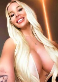 Индивидуалка Лариса +7(911)084-82-60 с 3 размером груди предлагает профессиональные секс и интим услуги возле метро Василеостровская в городе Санкте-Петербург - фото 1